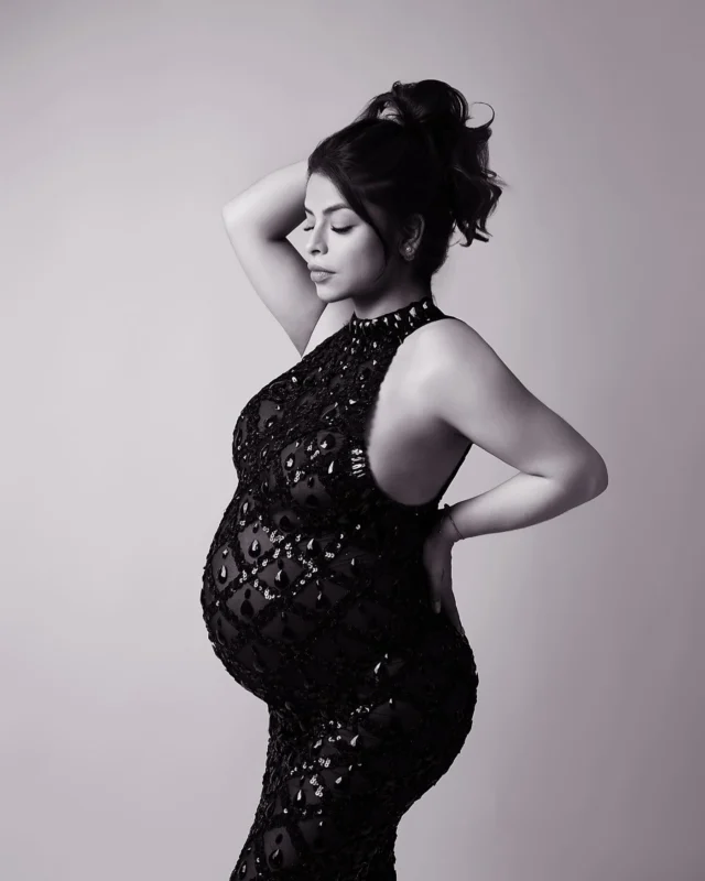 ✨Tu attends le bon moment ?✨

Quand tu auras perdu 5 kilos…
Quand tu seras moins fatiguée…
Quand tu auras plus confiance en toi…

Et si le bon moment, c’était maintenant ?
Parce que la femme que tu es aujourd’hui mérite d’être célébrée.

Je t’accompagne avec douceur pour que tu te sentes belle et en confiance. 💫

www.cindymitrayphotographe.com